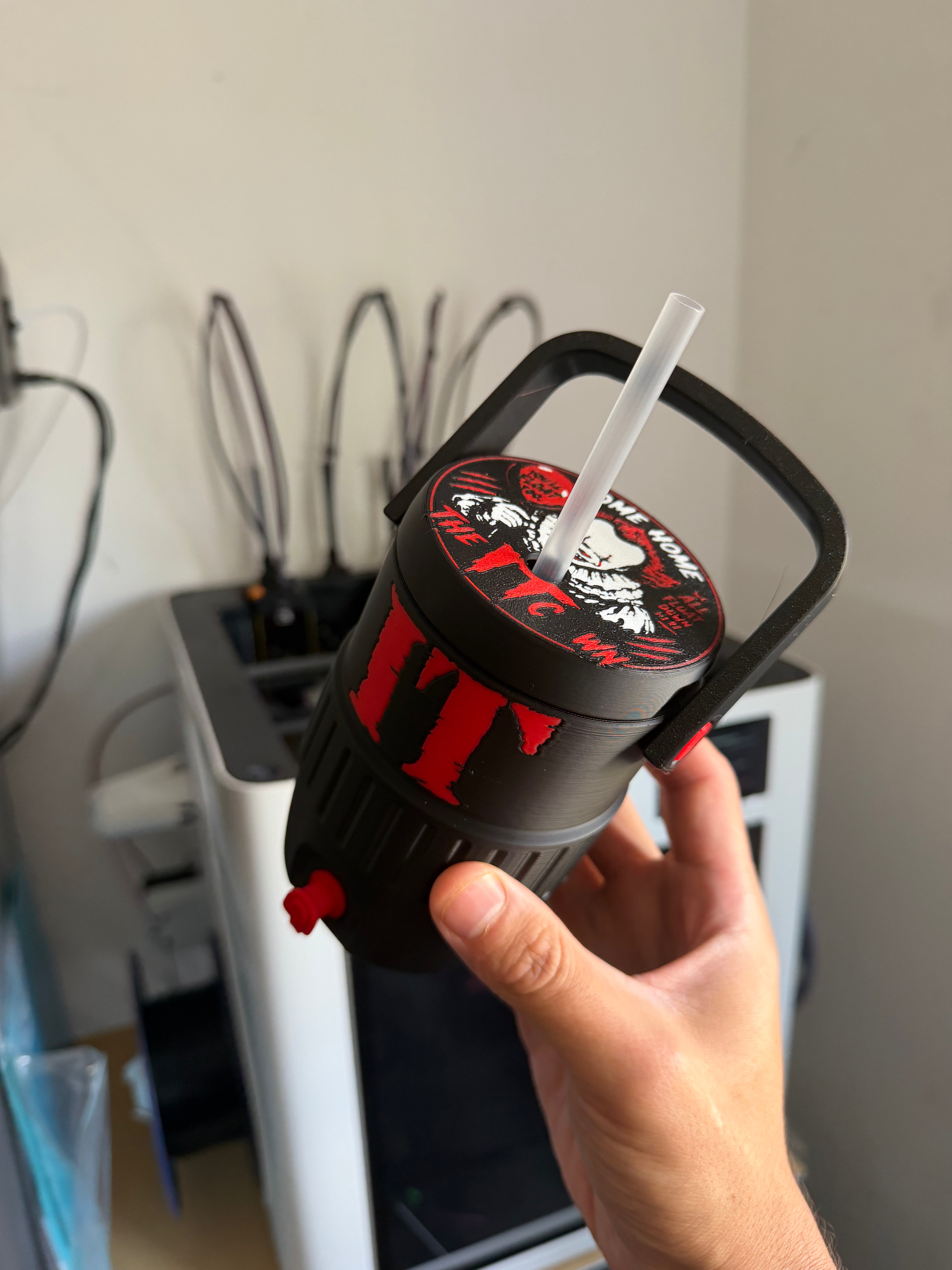 Pennywise Can Holder 330ml cans